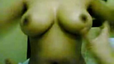 Hermosa pelirroja hace una patty lopez xxx mamada sensual y se corre.